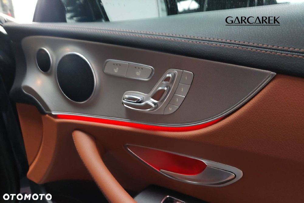 Mercedes-Benz Klasa E 400 4-Matic 9G-TRONIC - 19