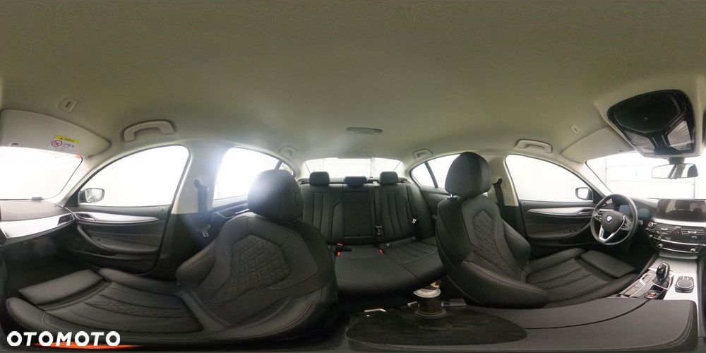 BMW Seria 5 520i mHEV - 22