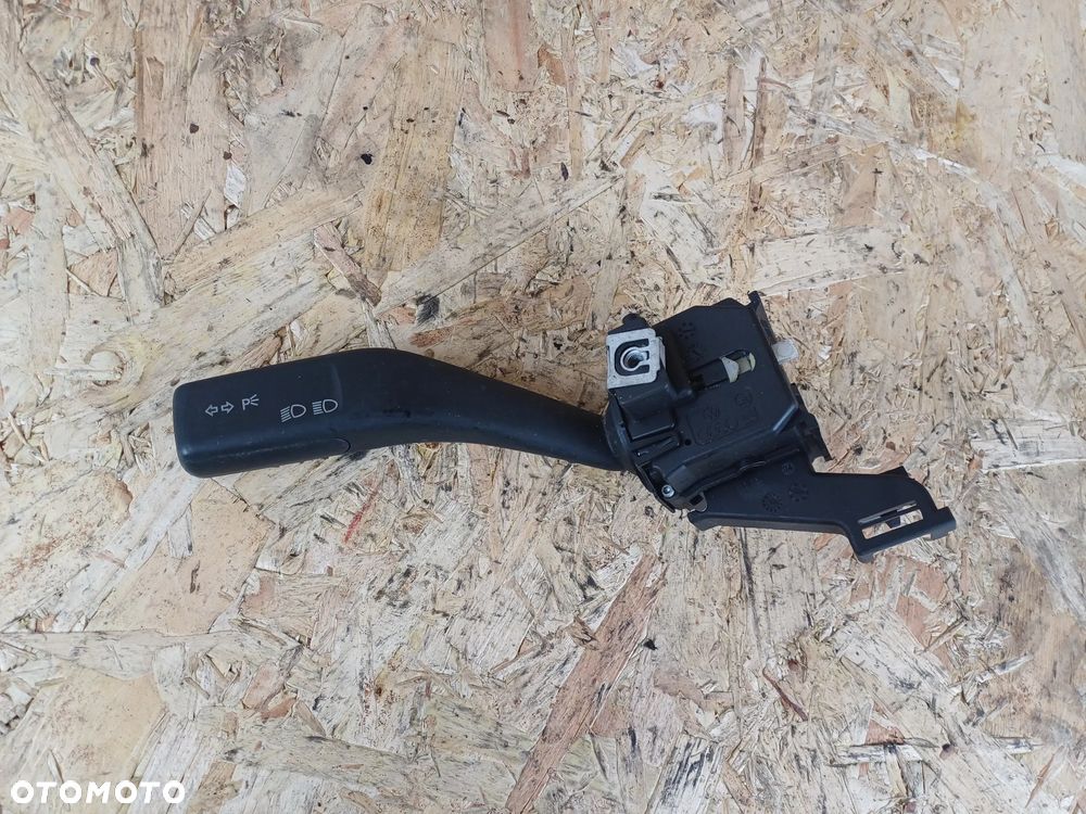 VW SEAT SKODA AUDI Przełącznik Świateł Manetka 1K0953513