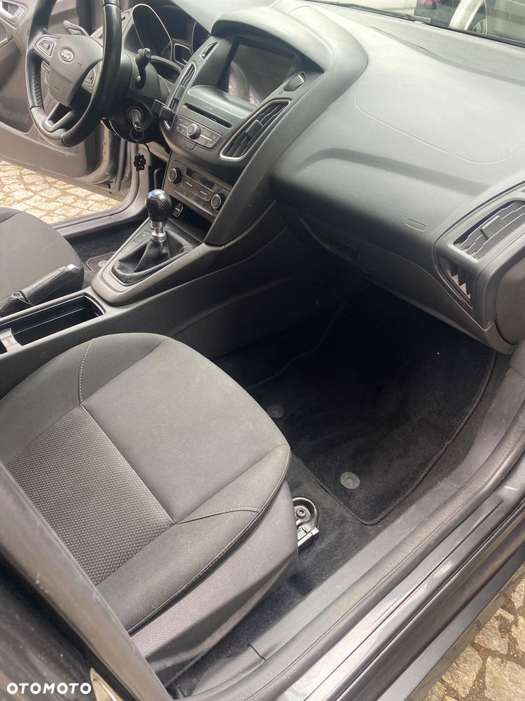 Ford Focus - 24