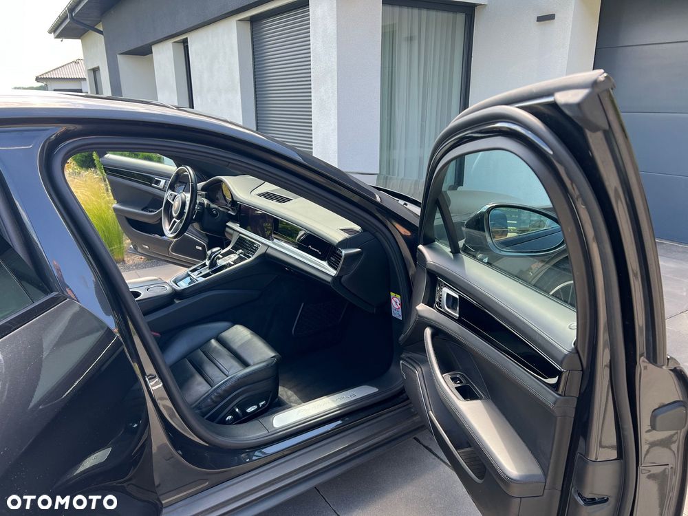 Porsche Panamera 4 Platinum Edition - 7