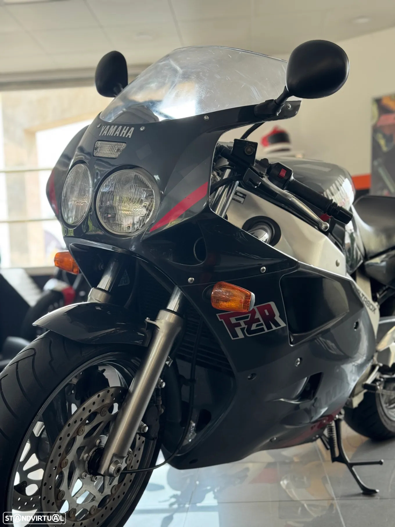Yamaha FZR 1000 Exup - 2
