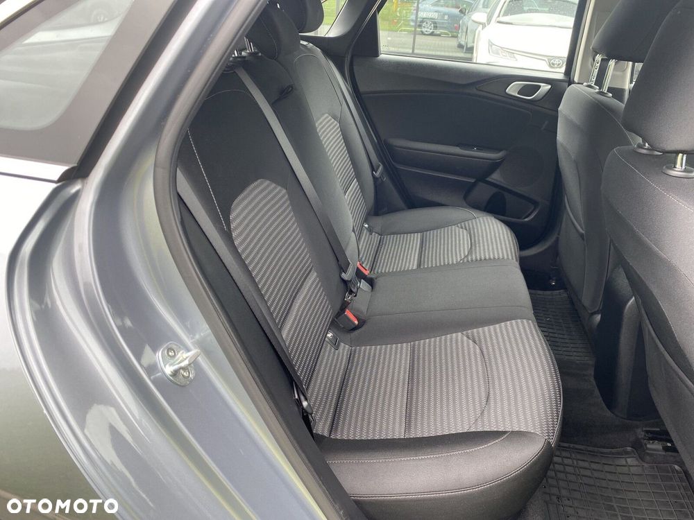 Kia Ceed - 14