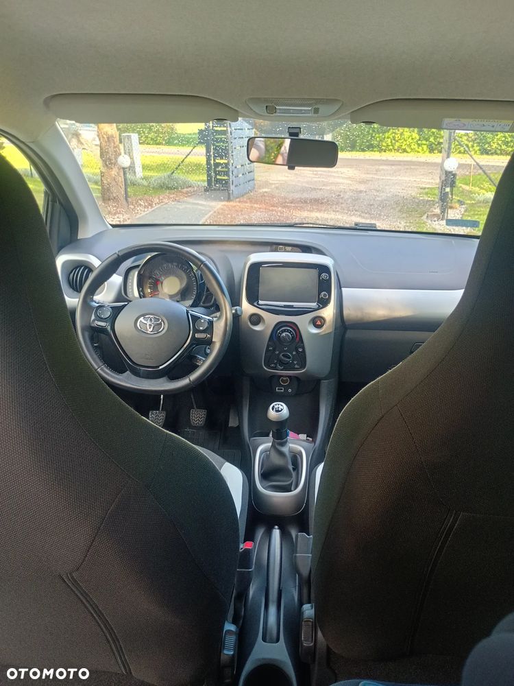 Toyota Aygo x-play - 12
