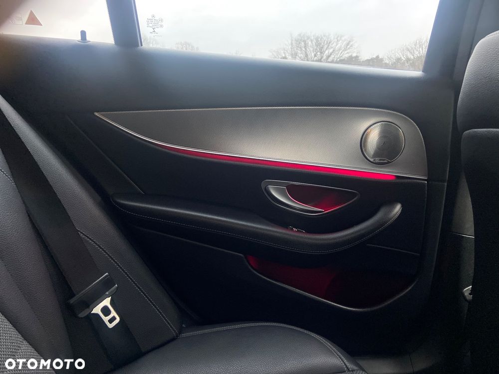 Mercedes-Benz Klasa E 220 d 9G-TRONIC AMG Line - 26