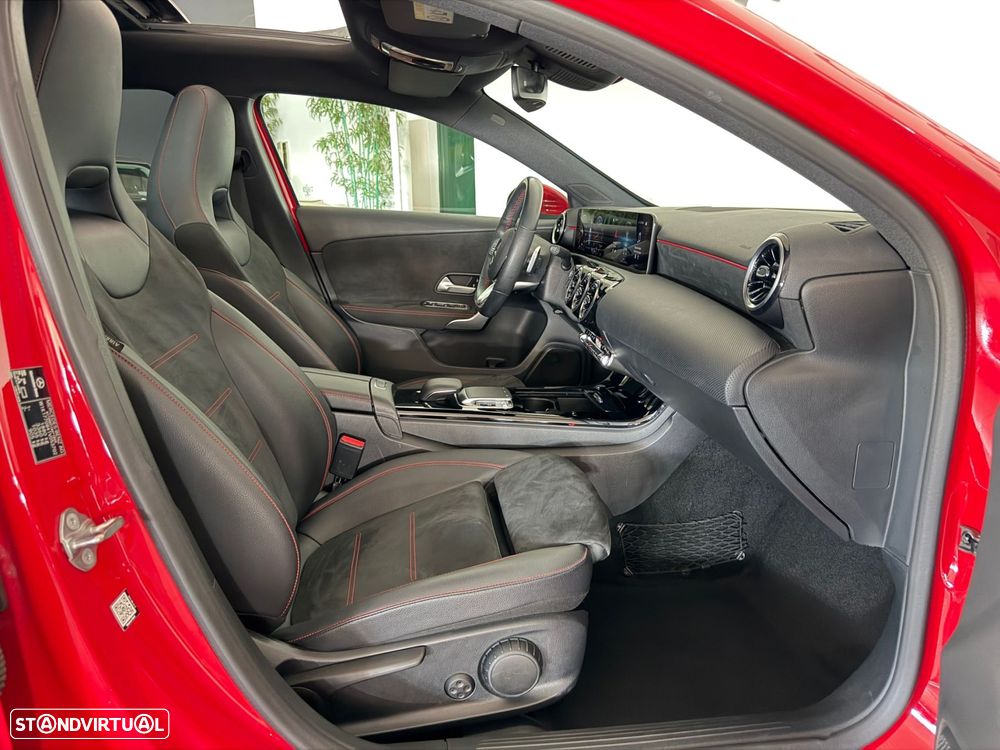 Mercedes-Benz A 180 7G-DCT AMG Line Advanced Plus - 29