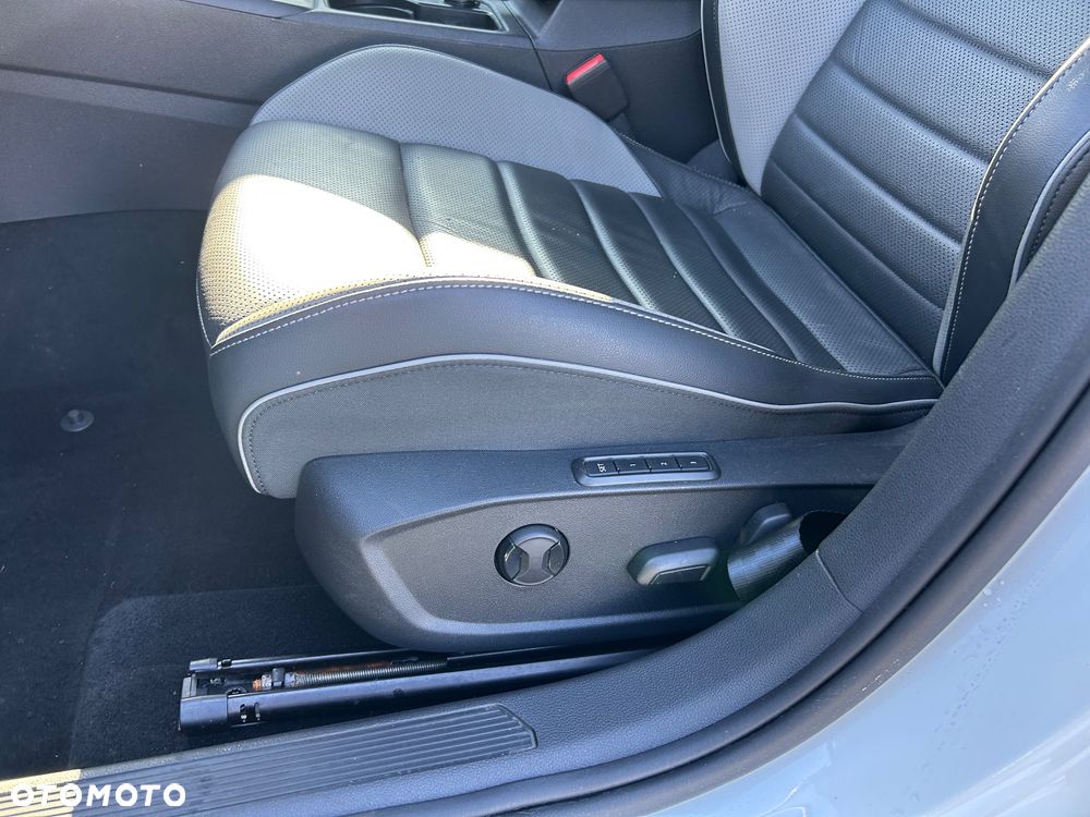 Volkswagen Golf VIII 1.4 TSI Plug-In Hybrid GTE DSG - 35