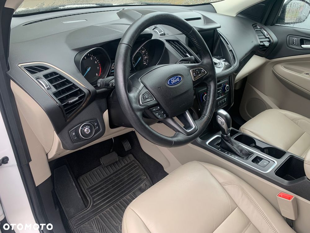 Ford Escape 2.0 EcoBoost AWD Titanium - 34