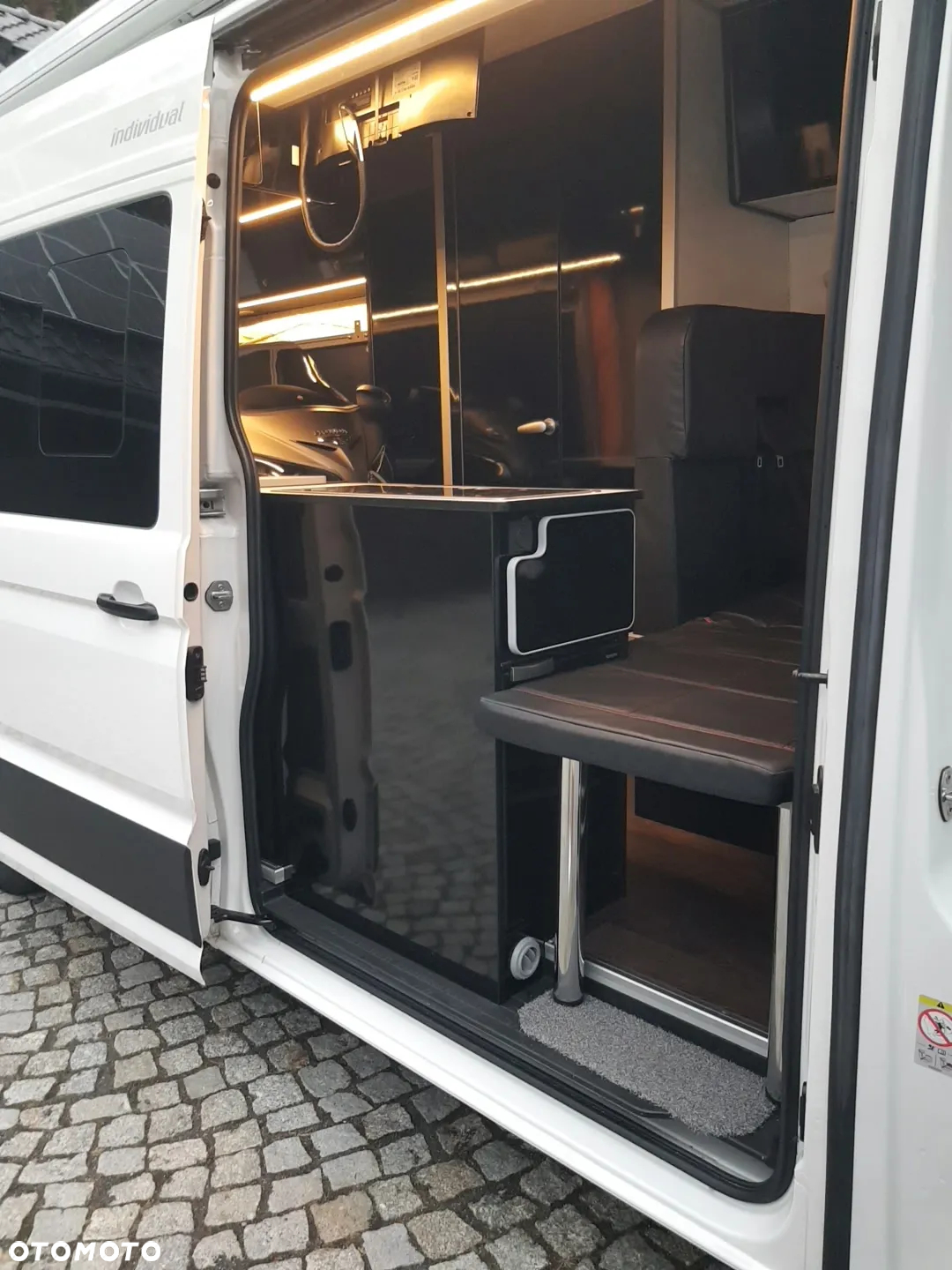 Volkswagen Crafter / Ebacamp - 12