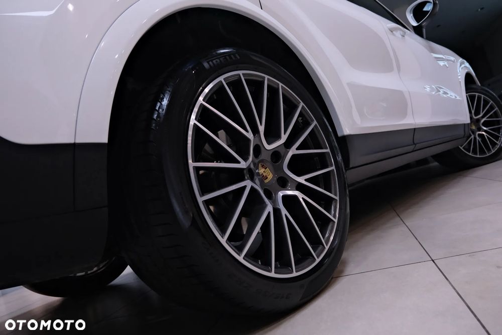 Porsche Cayenne Platinum Edition - 18