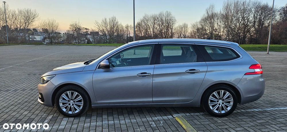 Peugeot 308 1.5 BlueHDi Allure S&S - 18