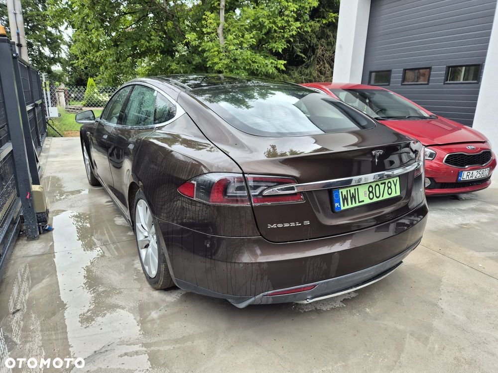 Tesla Model S Standard - 3