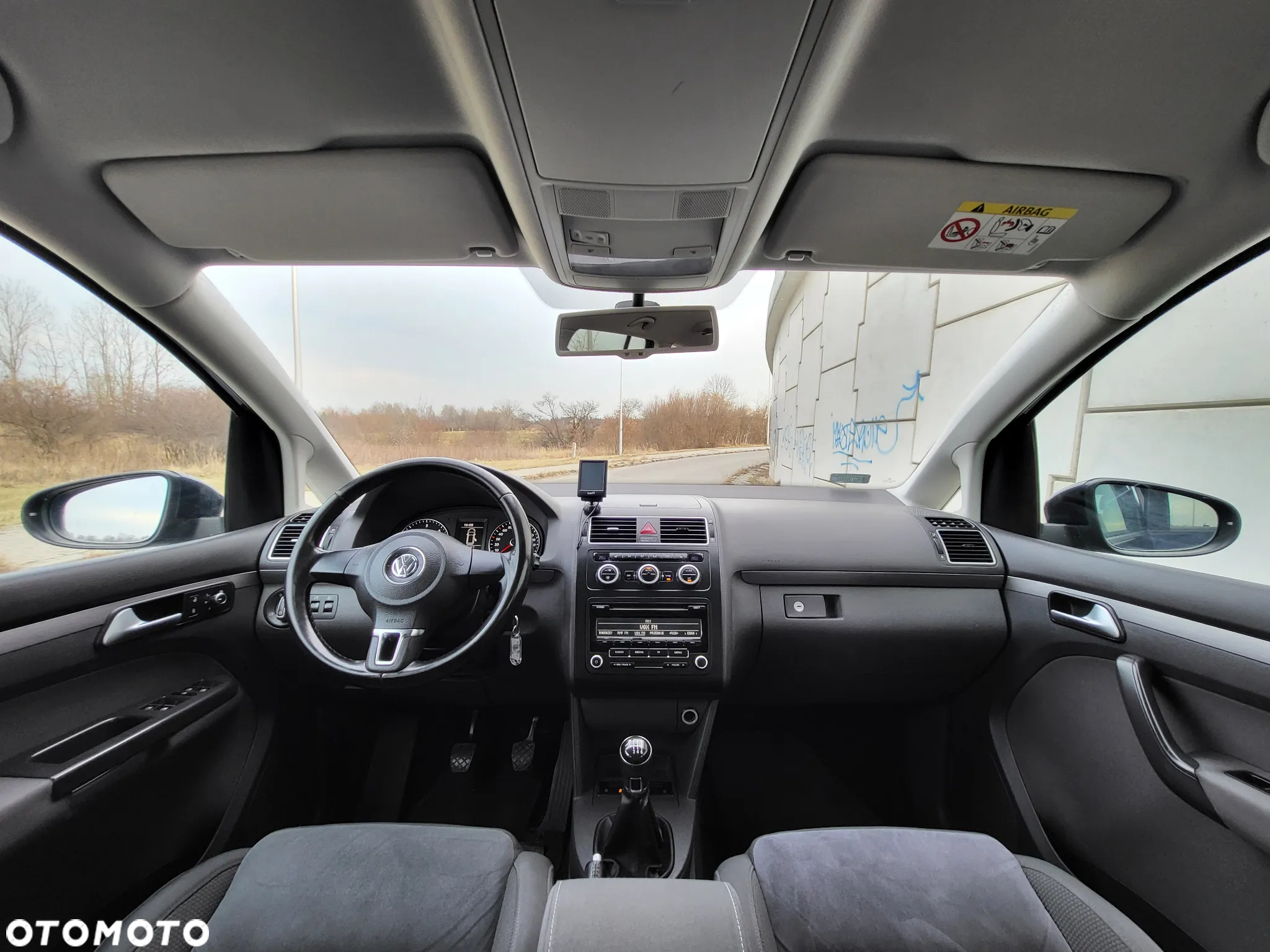 Volkswagen Touran - 16