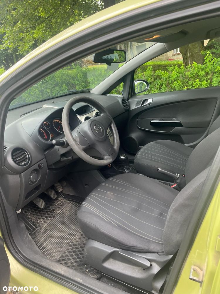 Opel Corsa 1.2 16V Essentia - 6