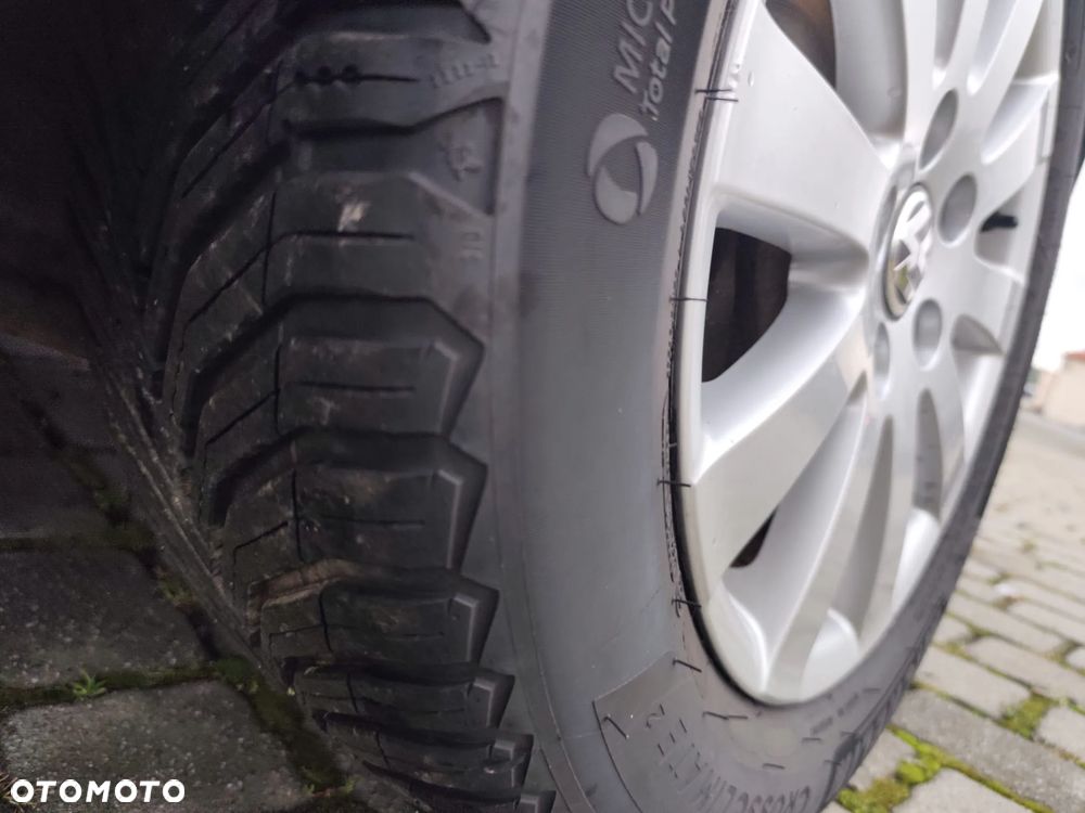 Volkswagen Passat 2.0 TDI DPF Highline - 19