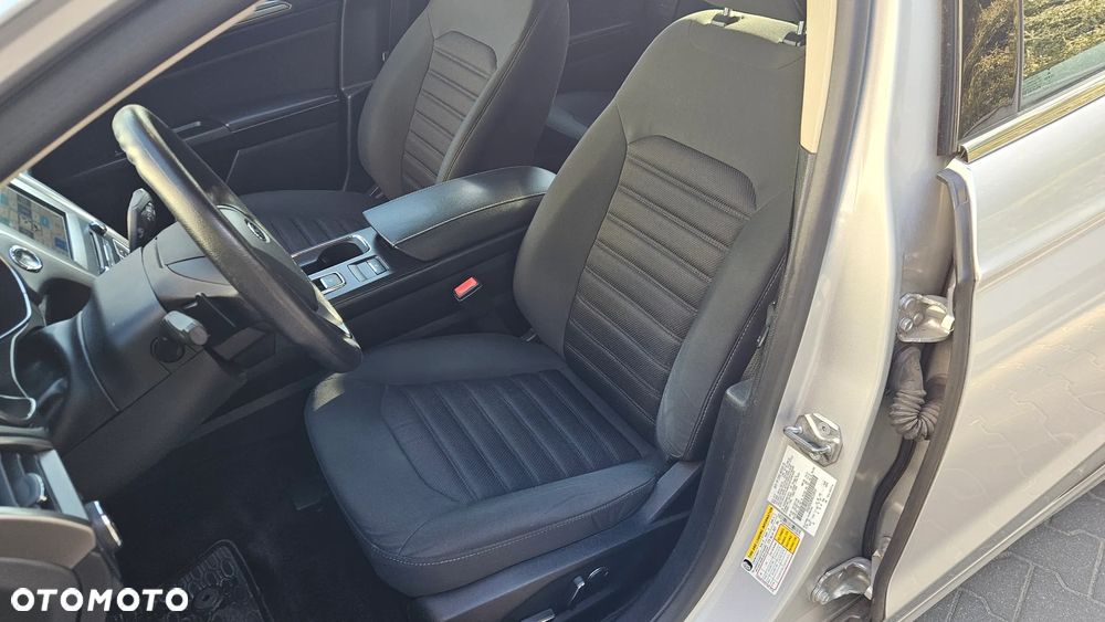 Ford Fusion - 31