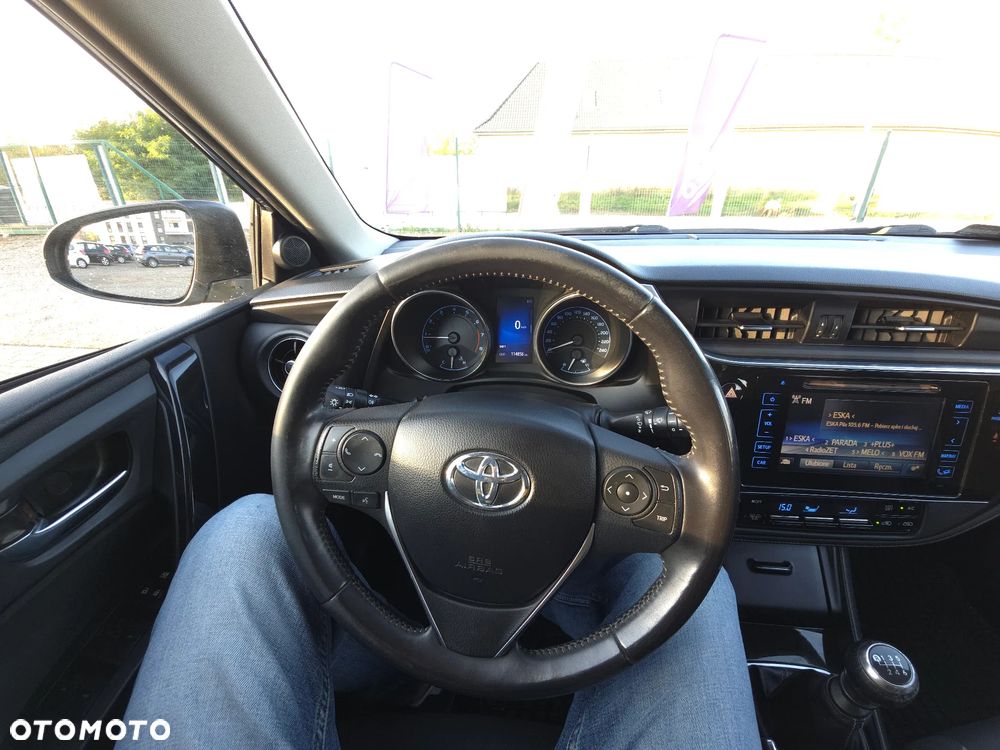 Toyota Auris 2015