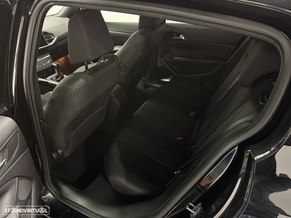 Peugeot 308 1.2 PureTech GT Line - 22