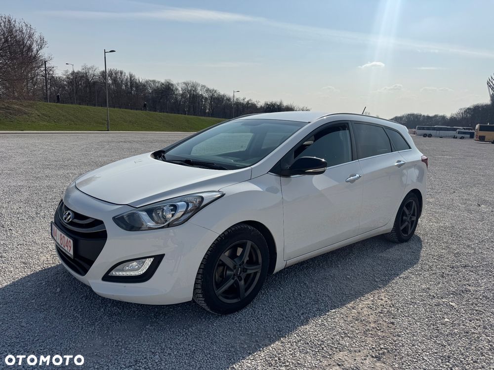 Hyundai i30 1.6 CRDi Fifa World Cup Edition - 6