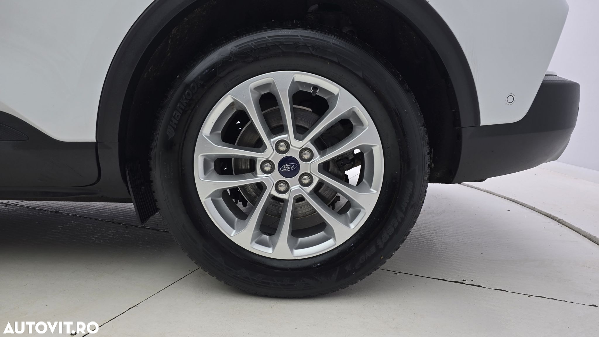 Ford Kuga - 22