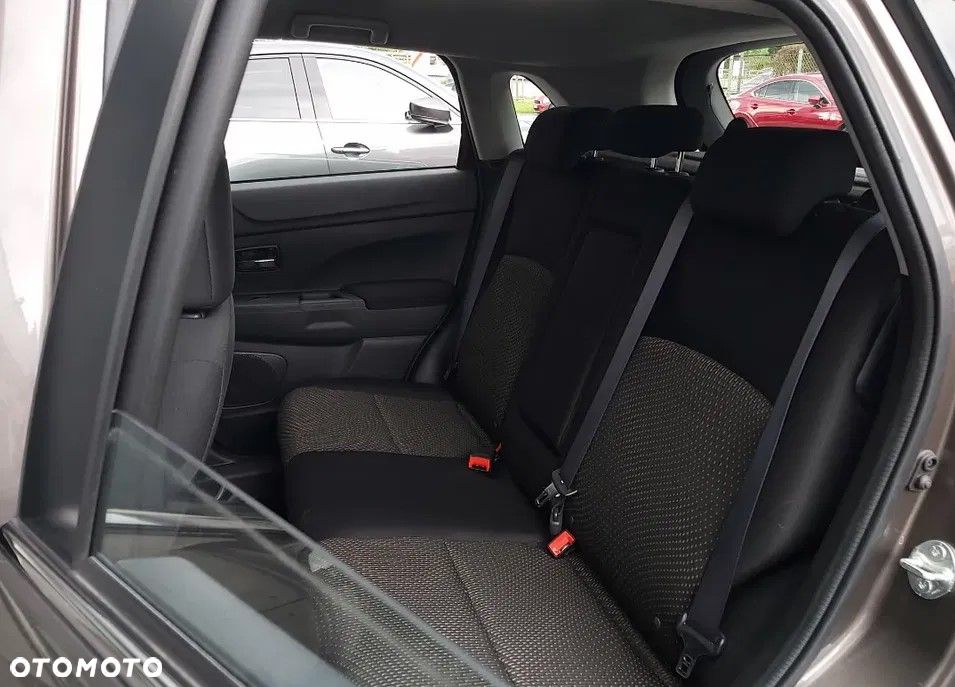 Mitsubishi ASX 1.6 Invite - 11