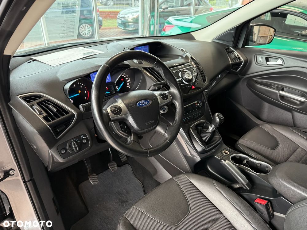 Ford Kuga 2.0 TDCi 2x4 Titanium - 13