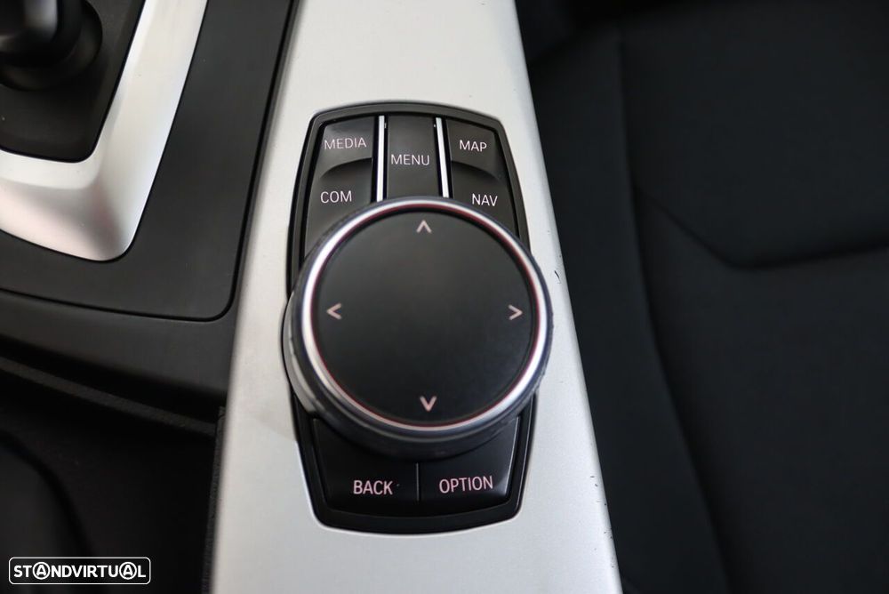 BMW 320 d Advantage - 25