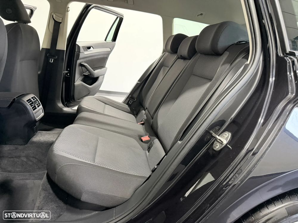 VW Passat Variant 1.6 TDI Confortline - 43