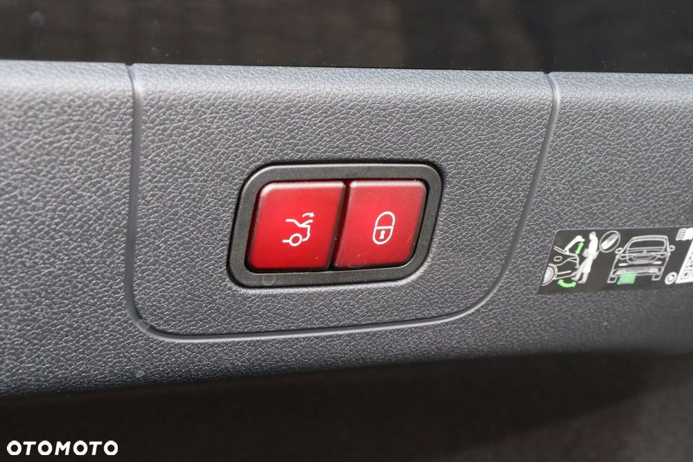 Mercedes-Benz CLA 200 mHEV 8G-DCT - 19