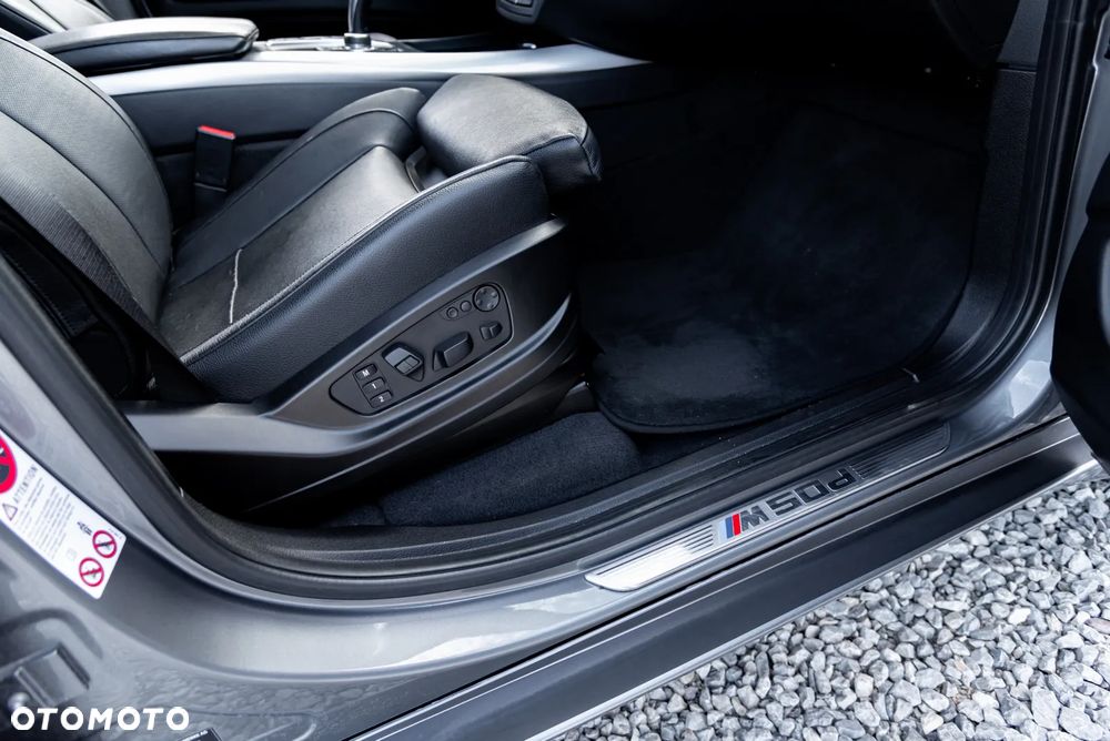 BMW X5 M M50d - 28