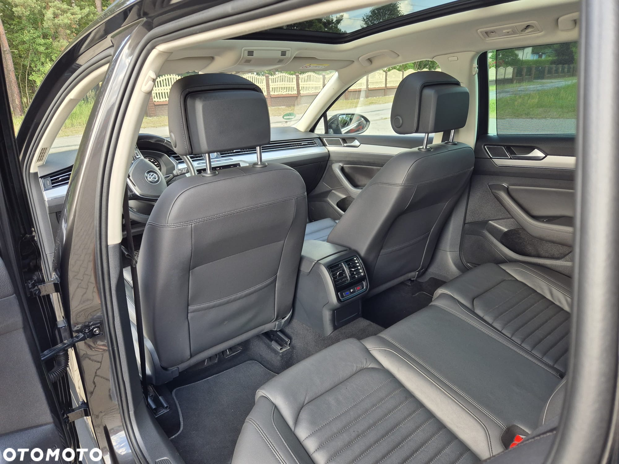 Volkswagen Passat Variant 2.0 TDI SCR DSG Highline - 35