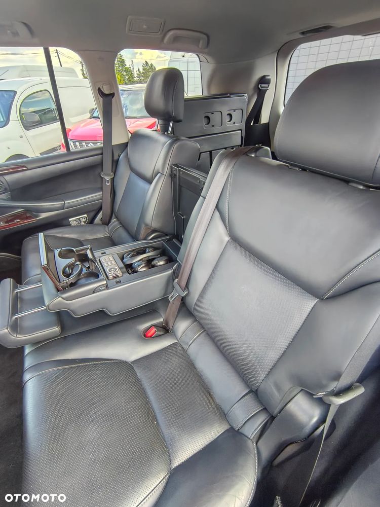 Lexus LX - 21