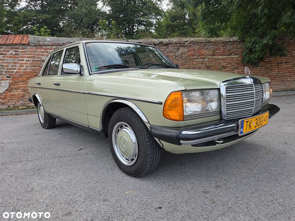 Mercedes-Benz W123 - 2
