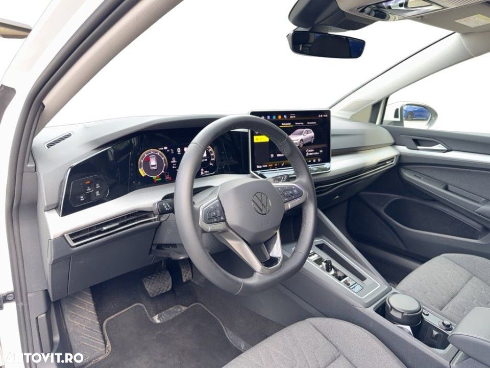 Volkswagen Golf - 6