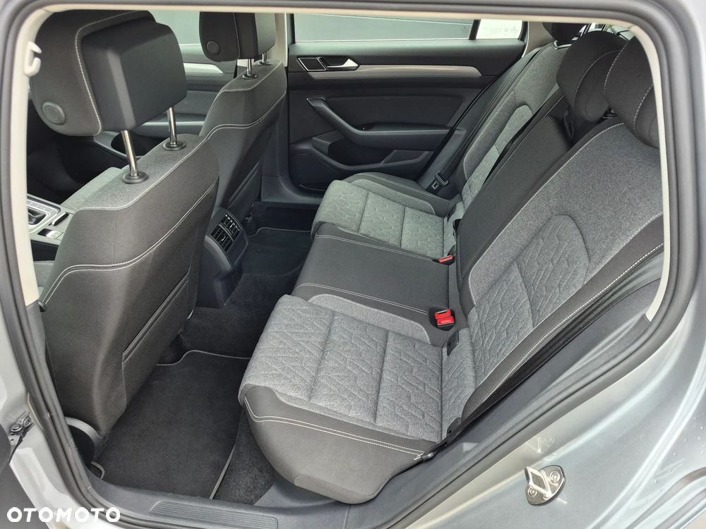 Volkswagen Passat 2.0 TDI EVO Business DSG - 6