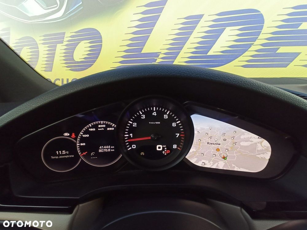 Porsche Cayenne - 27