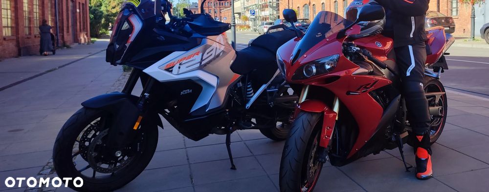 Yamaha R1 - 20