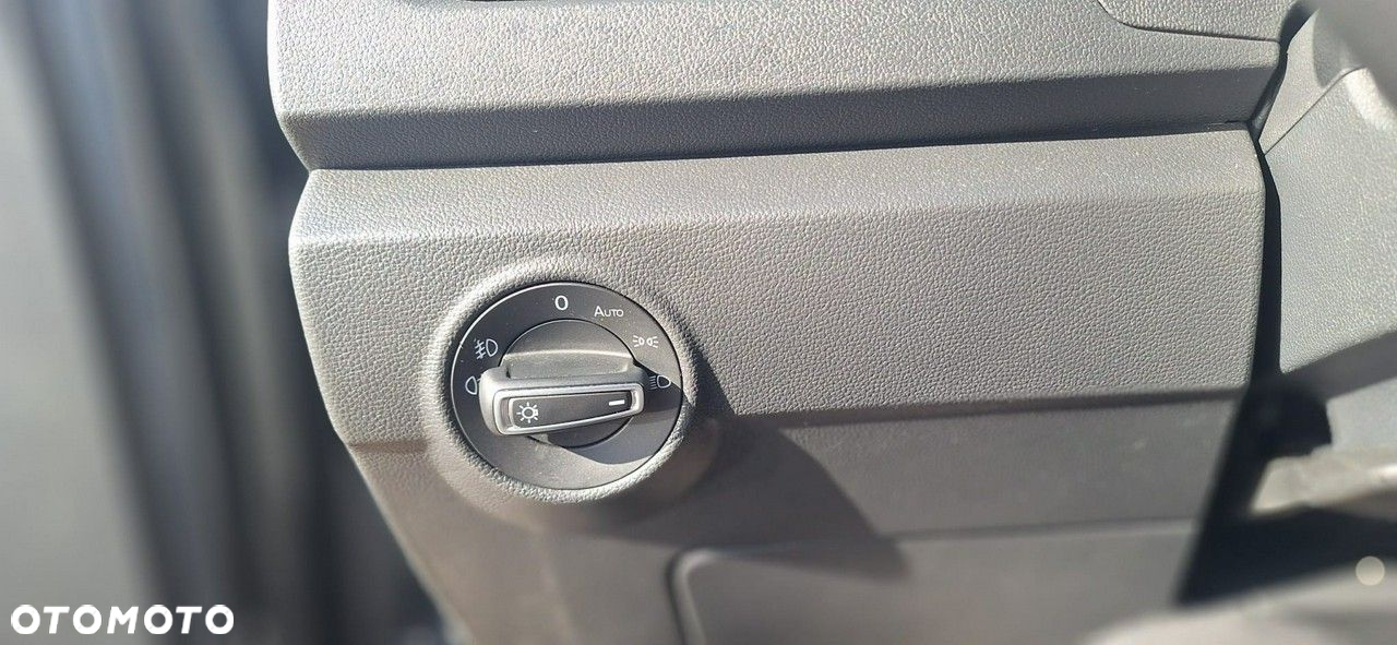 Volkswagen T-Roc - 13