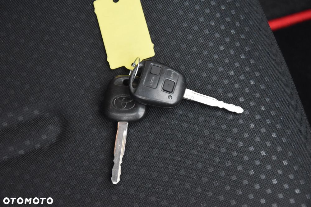 Toyota Yaris 1.33 VVT-i Executive - 40