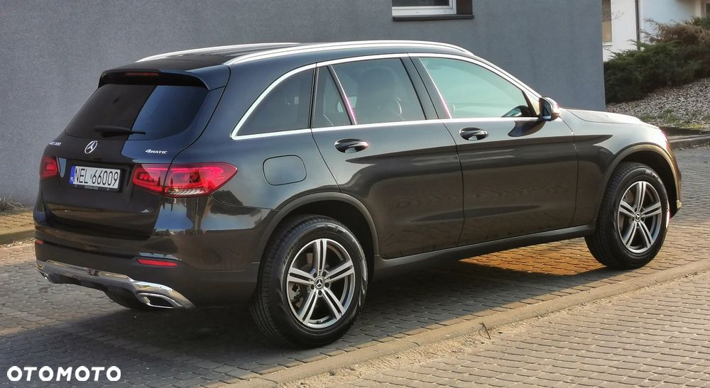 Mercedes-Benz GLC 300 4Matic 9G-TRONIC - 2