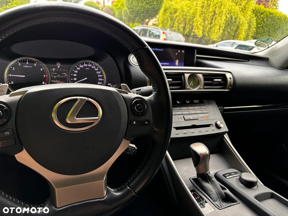 Lexus IS 200t Elite - 11