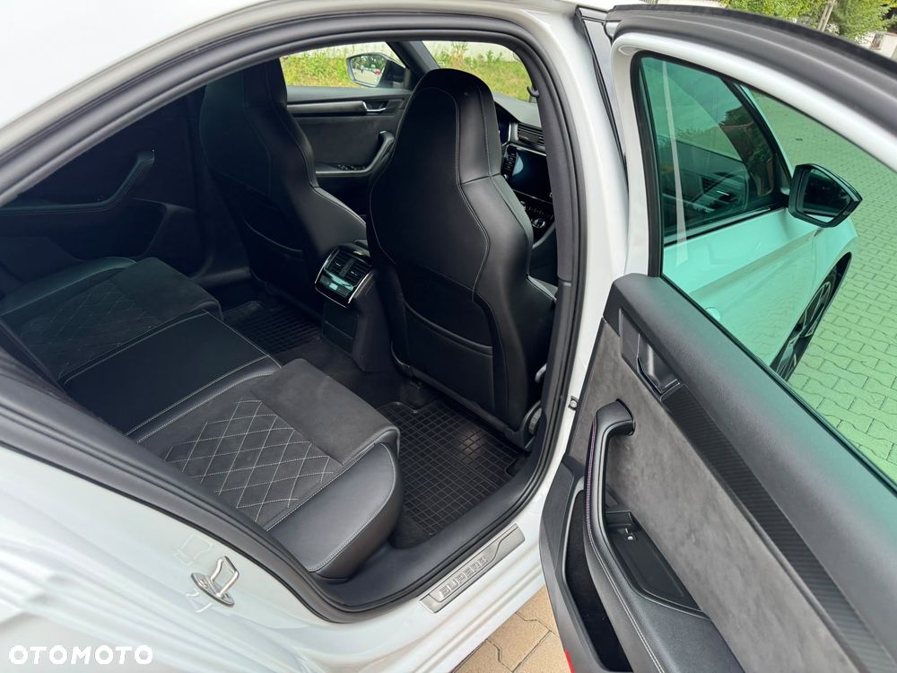 Skoda Superb 2.0 TSI 4x4 Sportline DSG - 19