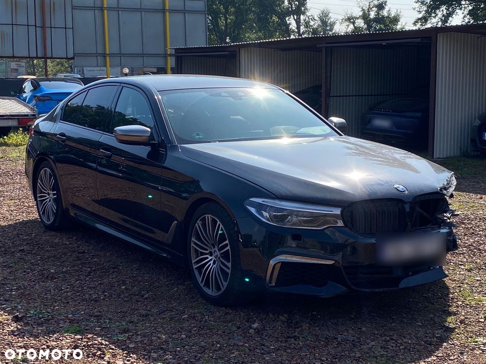 BMW Seria 5 M550i xDrive sport - 3
