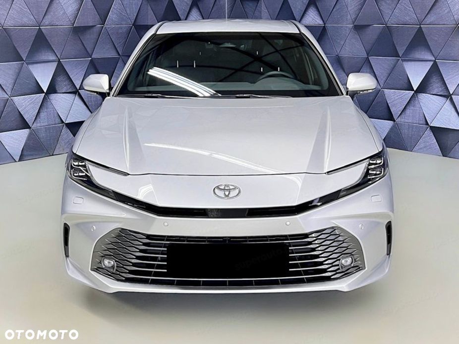 Toyota Camry - 3