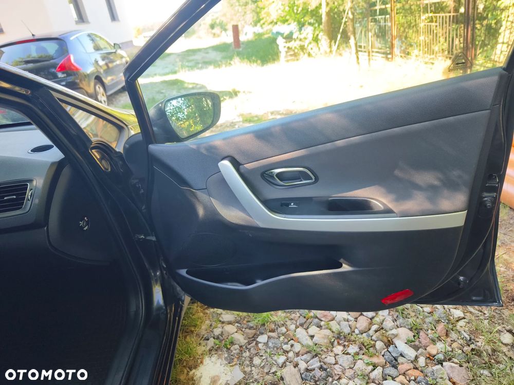 Kia Ceed - 11