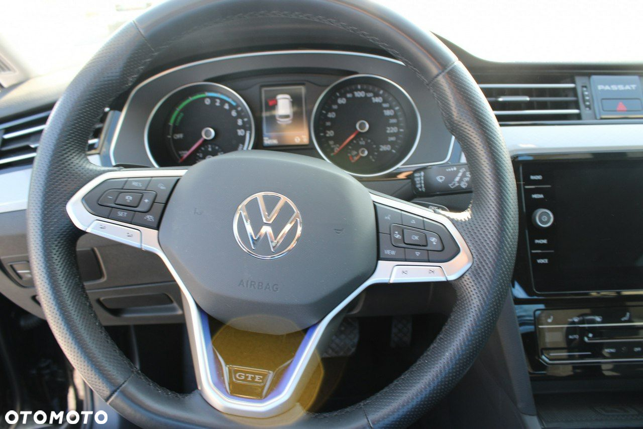 Volkswagen Passat - 23