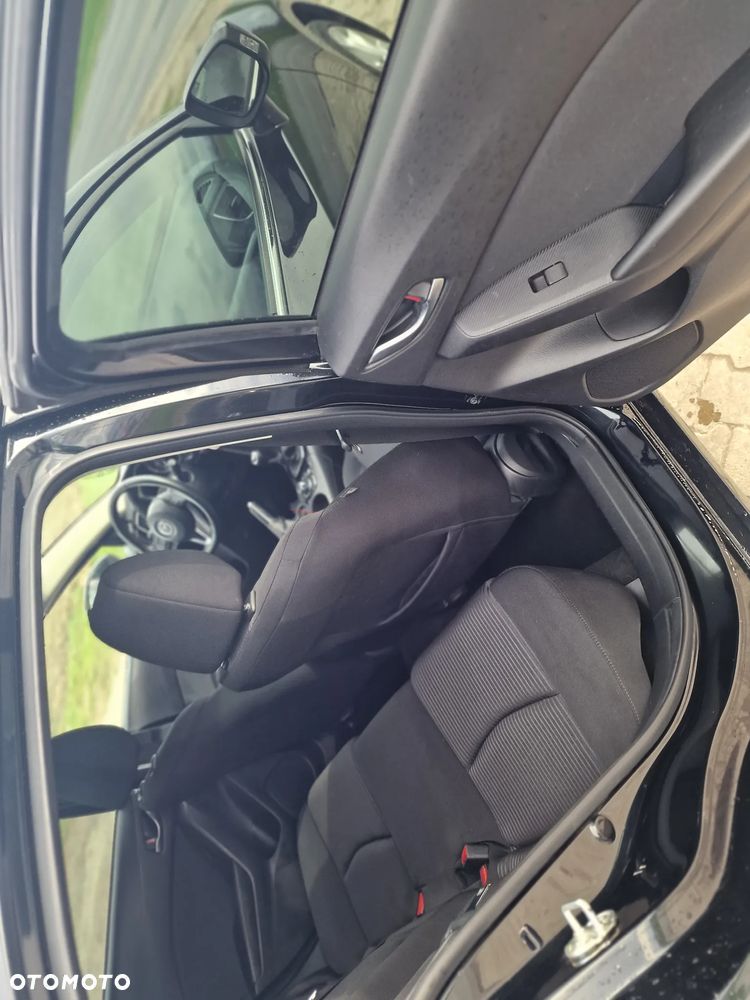 Mazda 3 SKYACTIV-G 120 NAKAMA - 25