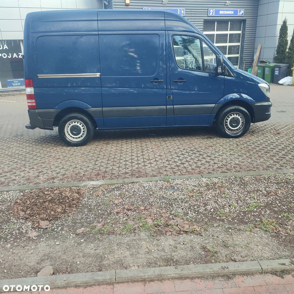 Mercedes-Benz Sprinter - 2