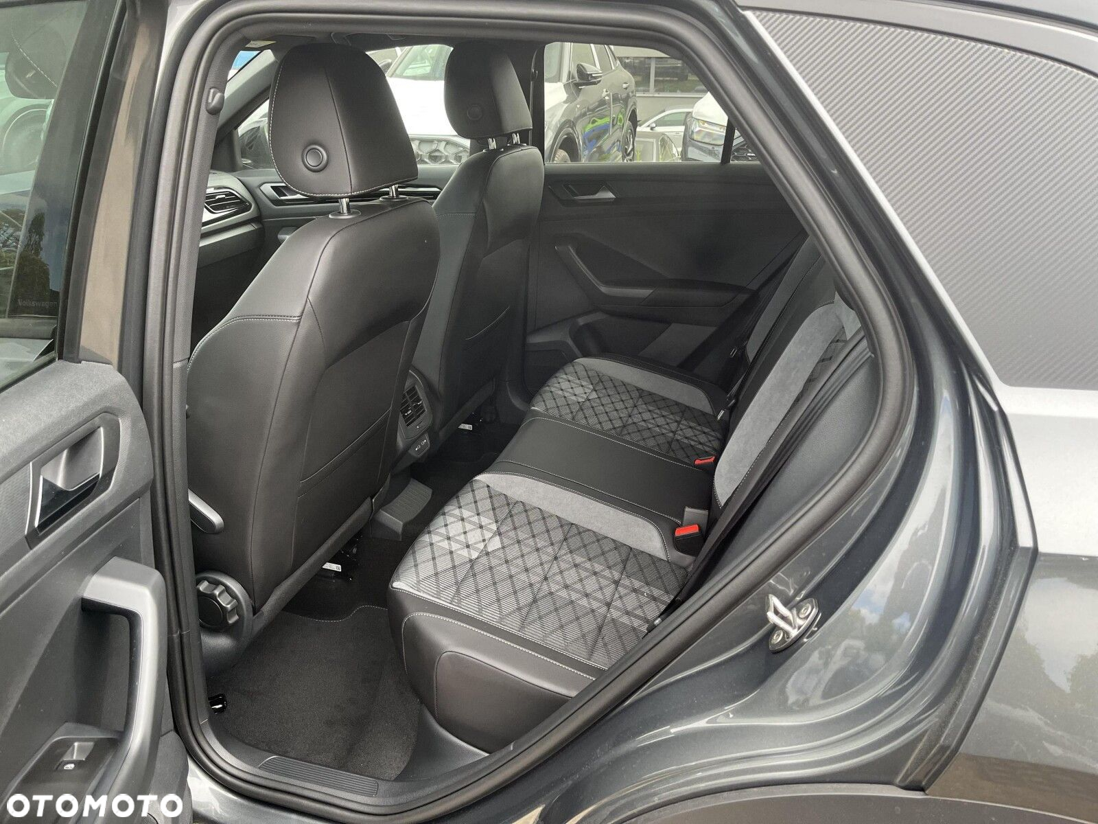 Volkswagen T-Roc - 19