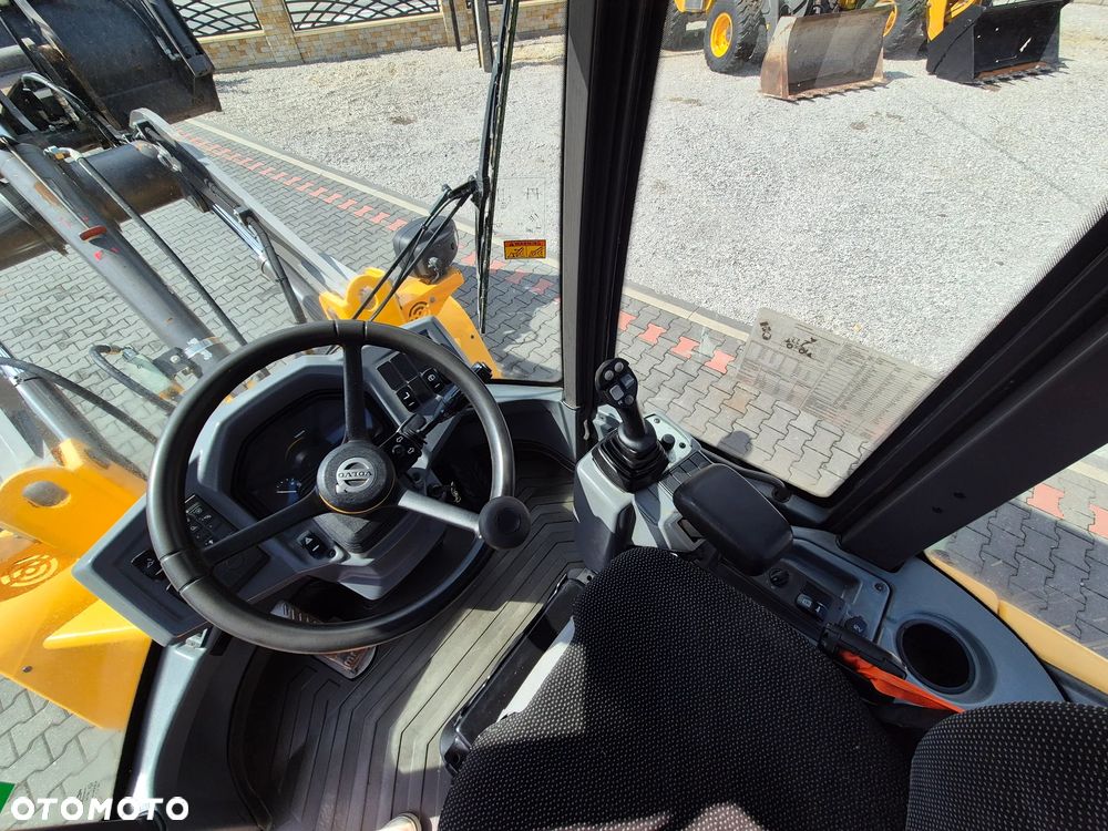 Volvo L30G/ Maszyna sprowadzona/ Super Stan/ - 12